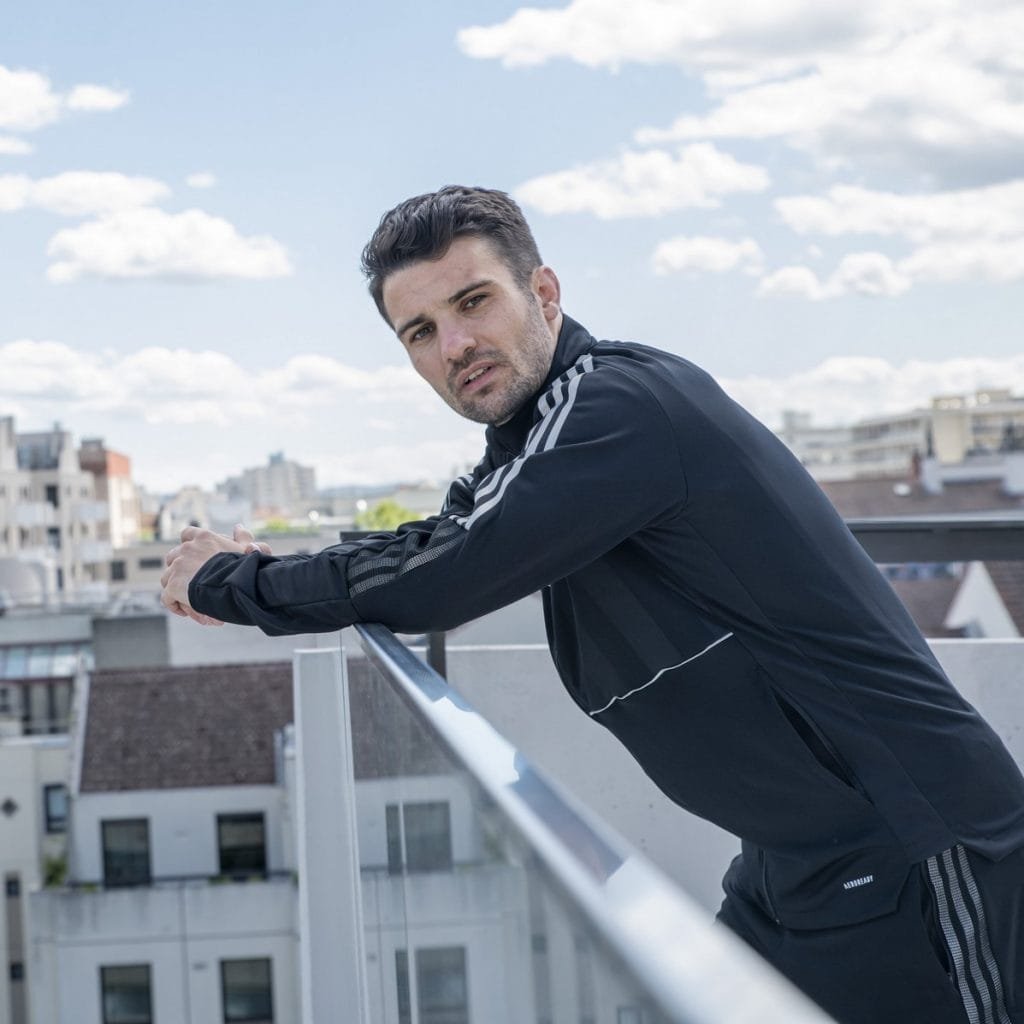 Adidas-Olympique-Lyonnais-Photographe-Bamba-Senzal-NGAMB-Portrait-Edito-Marque-photoshoot Marketing Publicité Photographe France Bamba SENZAL NGAMB