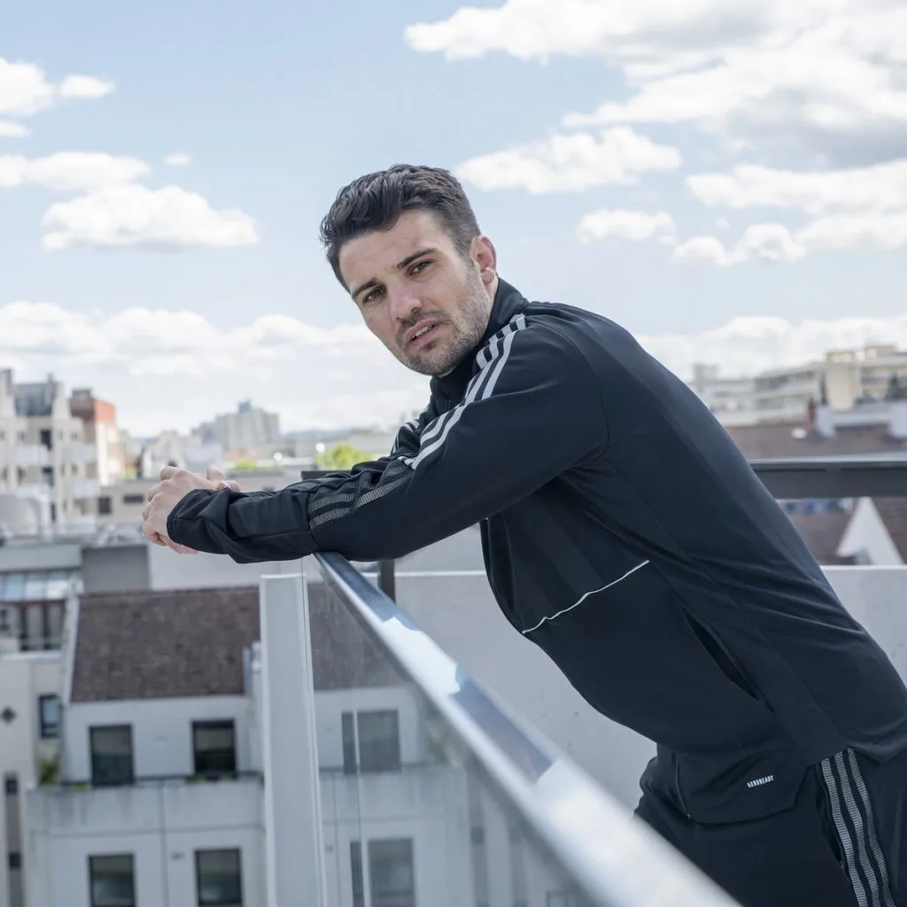 Adidas-Olympique-Lyonnais-Photographe-Bamba-Senzal-NGAMB-Portrait-Edito-Marque-photoshoot Marketing Publicité Photographe France Bamba SENZAL NGAMB