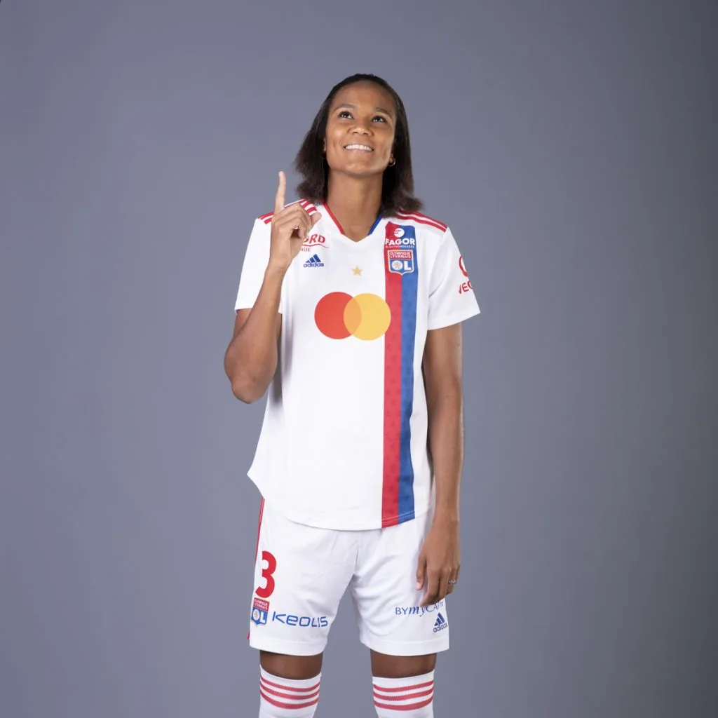 edito photographe francais french artist photographer artphotographie artistique photographe lyonnais bamba ngamb projet transparence emotions partage noir et blanc exposition galerie art bamba Ngamb Photographie sportive Lyon OL Feminin photographe